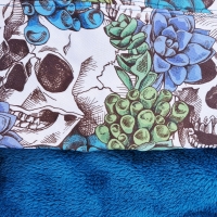 W2 Jas Blue and green skulls maximale ruglengte 50cm (bolle rug/windhond)